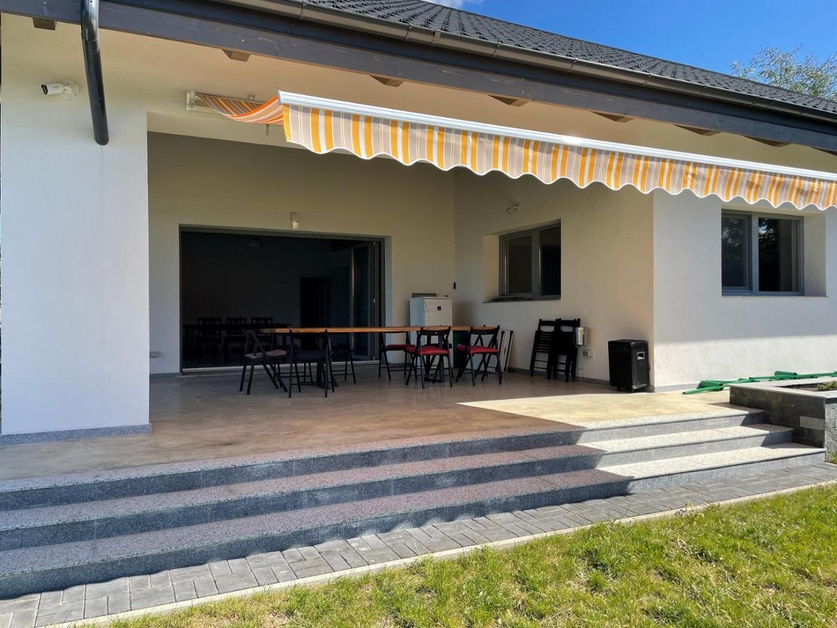 Lahuzur - Casa De Vacanta - Therme Balotesti & Aeroport Otopeni Saftica Exterior photo